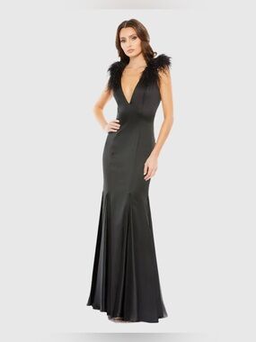 Mac Duggal Black Feather-Trim Glamourous Satin Mermaid Gown Size 6 NWT 68137